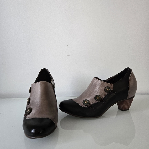 L' ARTISTE hand painted leather shoes, antique buttons.Brown/black.Size 40/9-9.5 - Picture 3 of 11